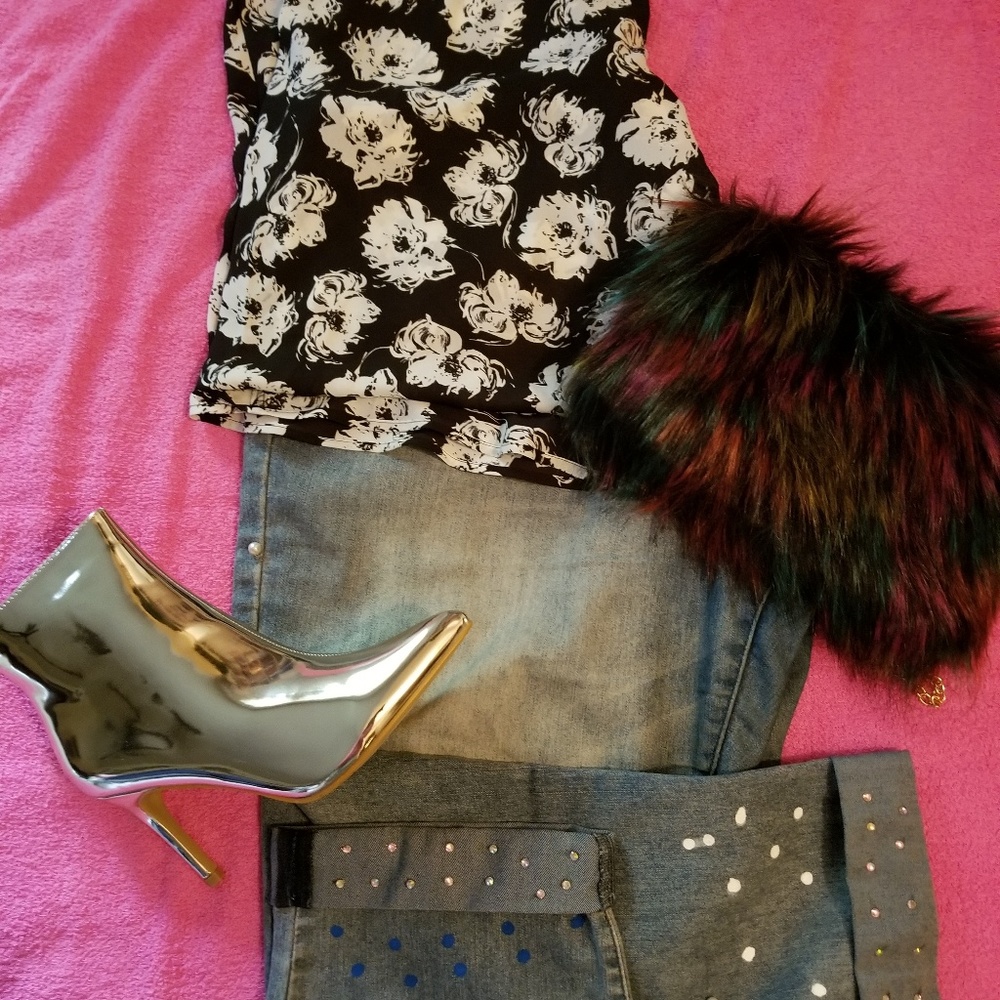 Jennifer lopez faded capri jeans